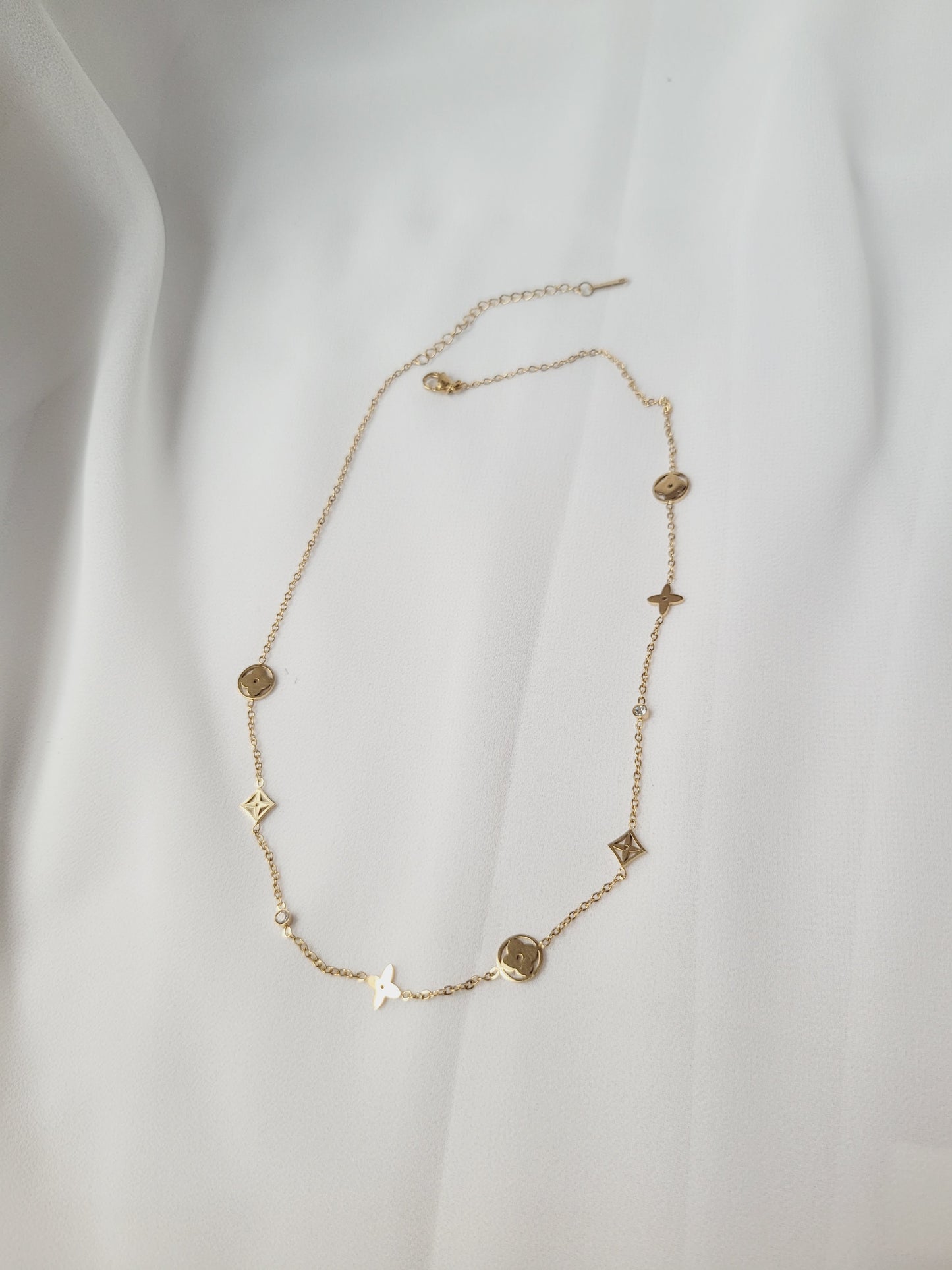 Multi Blossom Necklace 🌸