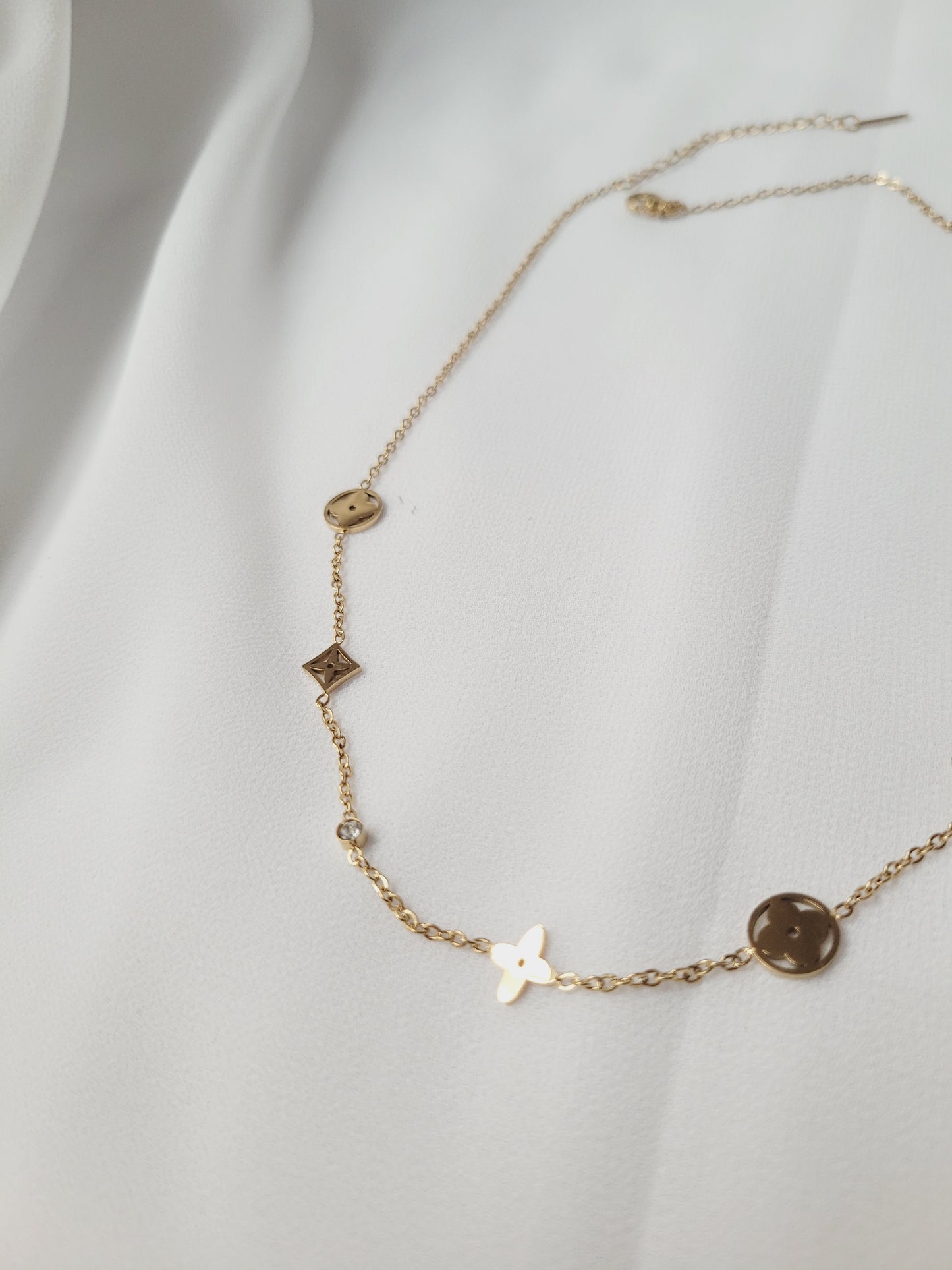 Multi Blossom Necklace 🌸