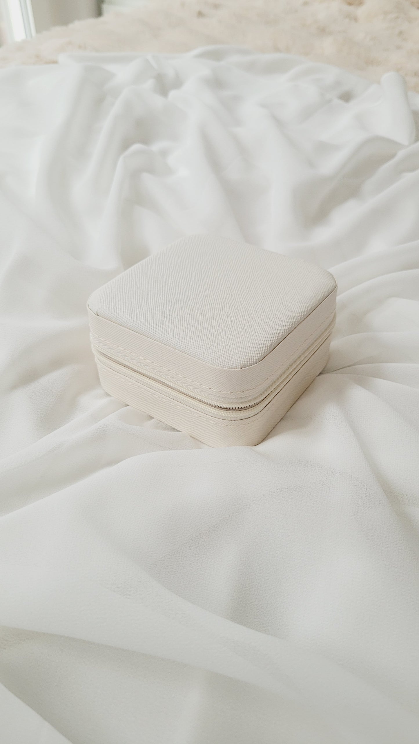 Jewellery box - White