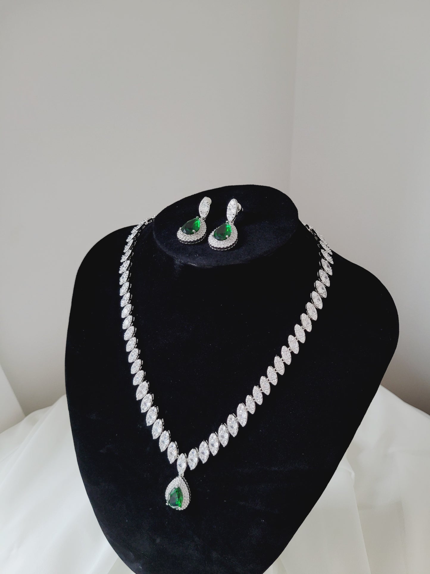 Sara Green Wedding Set