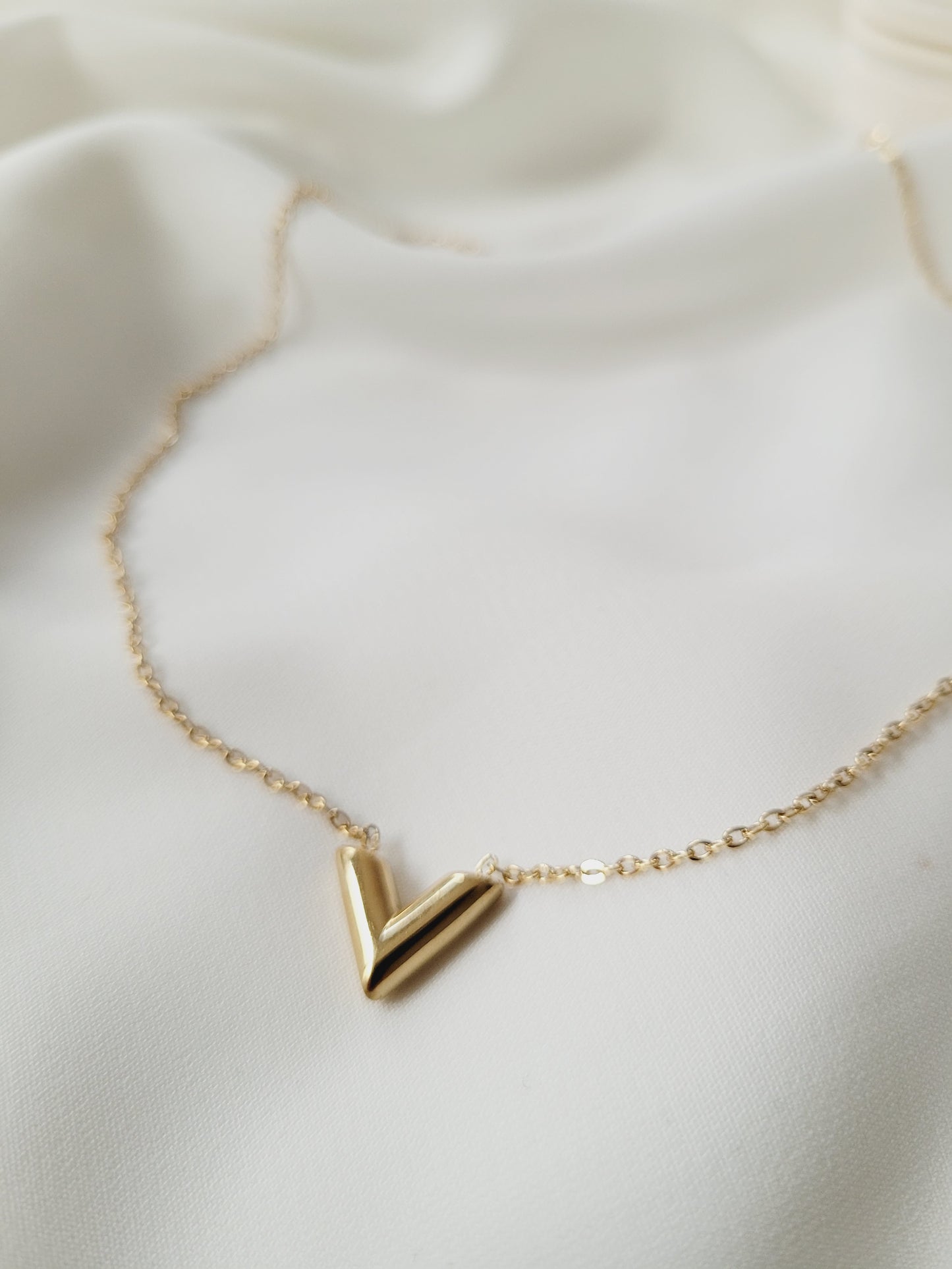"V" Necklace