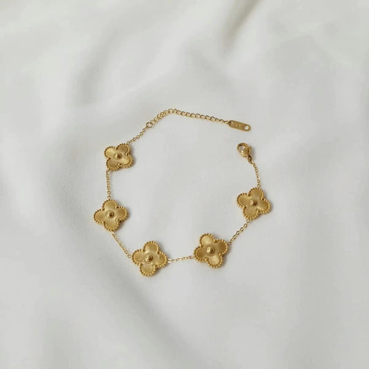 Gold Clover bracelet 💛