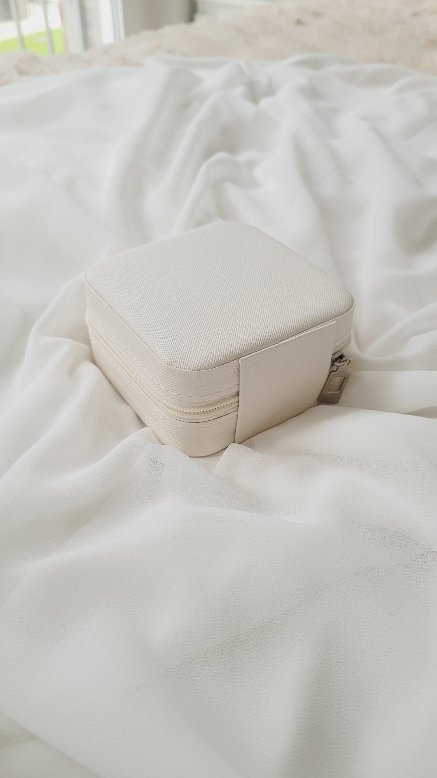 Jewellery box -  White