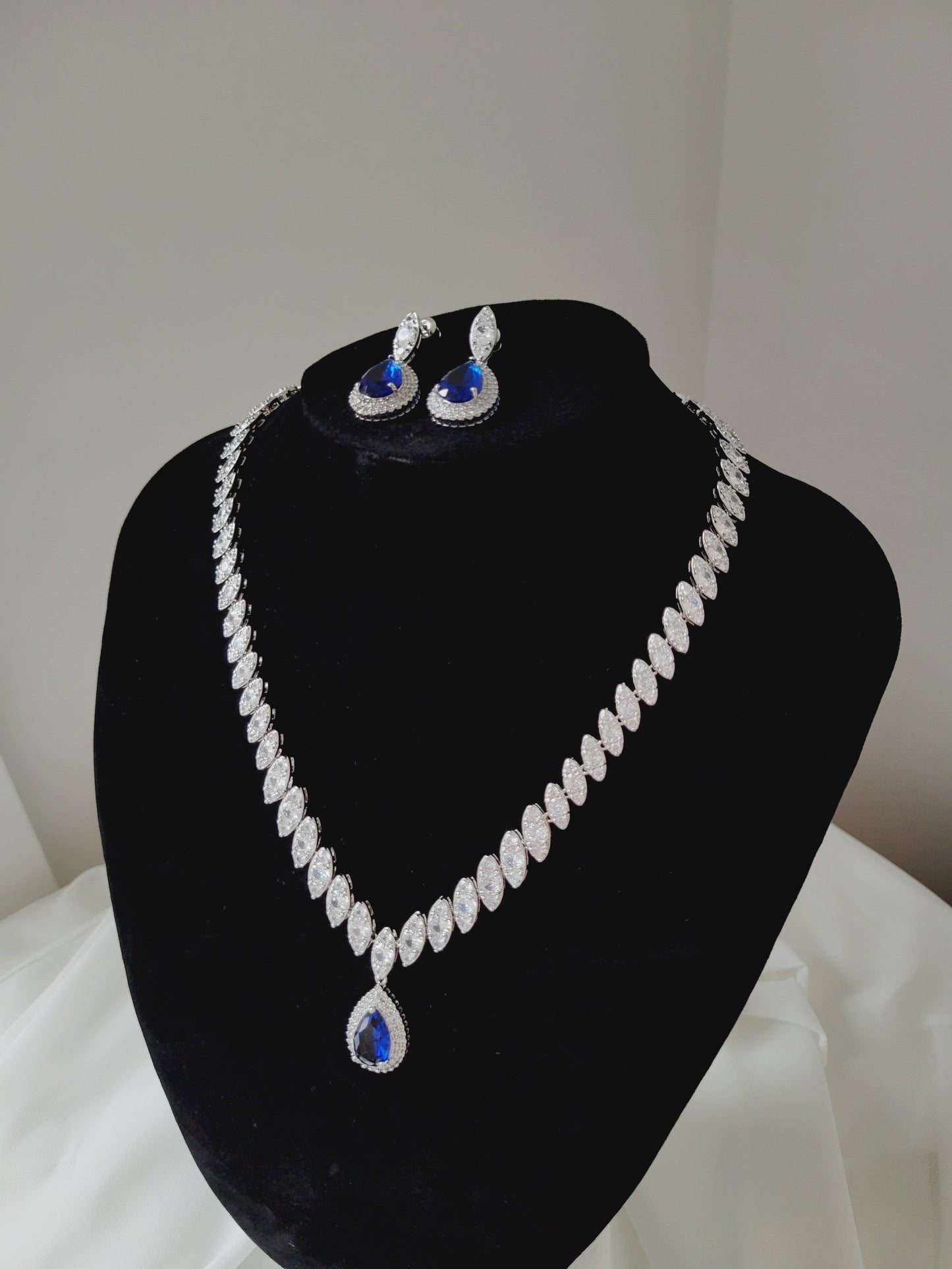 Sara Blue Wedding Set