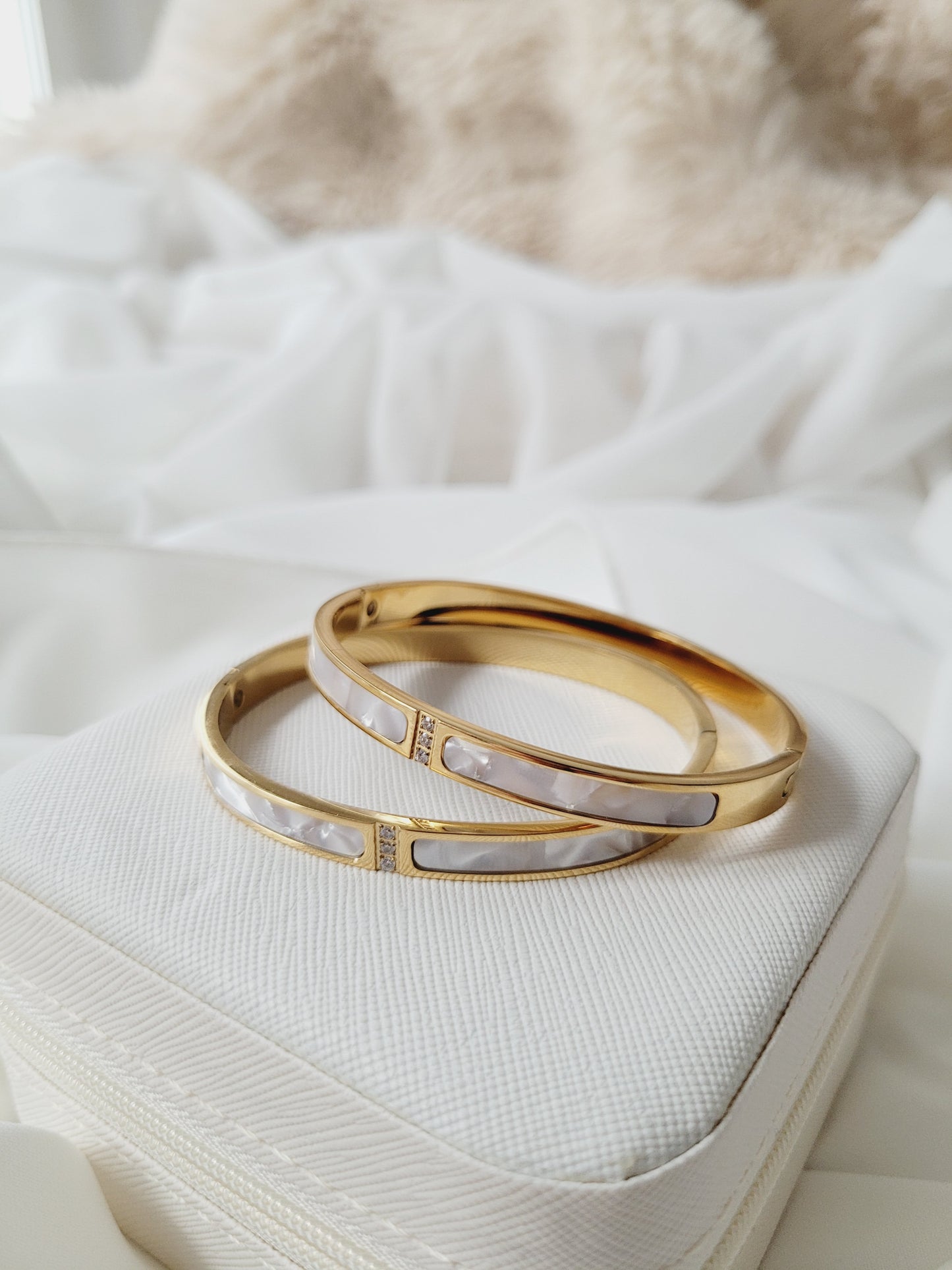 Double Long Stone Bangle Gold